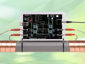 Vulcan S25 elektronische waterbehandeling gemonteerd op een koperen leiding